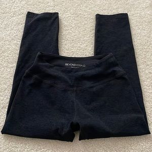 Beyond Yoga Cropped Leggings Small